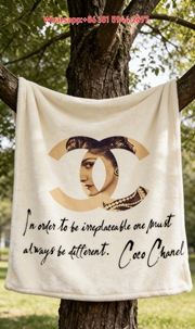 Chanel Coco Quote Flannel Sofa Throw Blanket – Be Irreplaceable IMG_7015